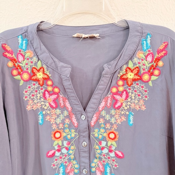 Solitaire gray embroidered tunic blouse - Picture 3 of 7